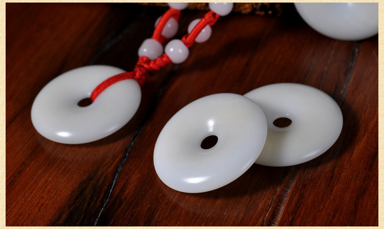 厂家直销供应批发象牙果平安扣 小号平安扣挂件吊坠配饰男女款