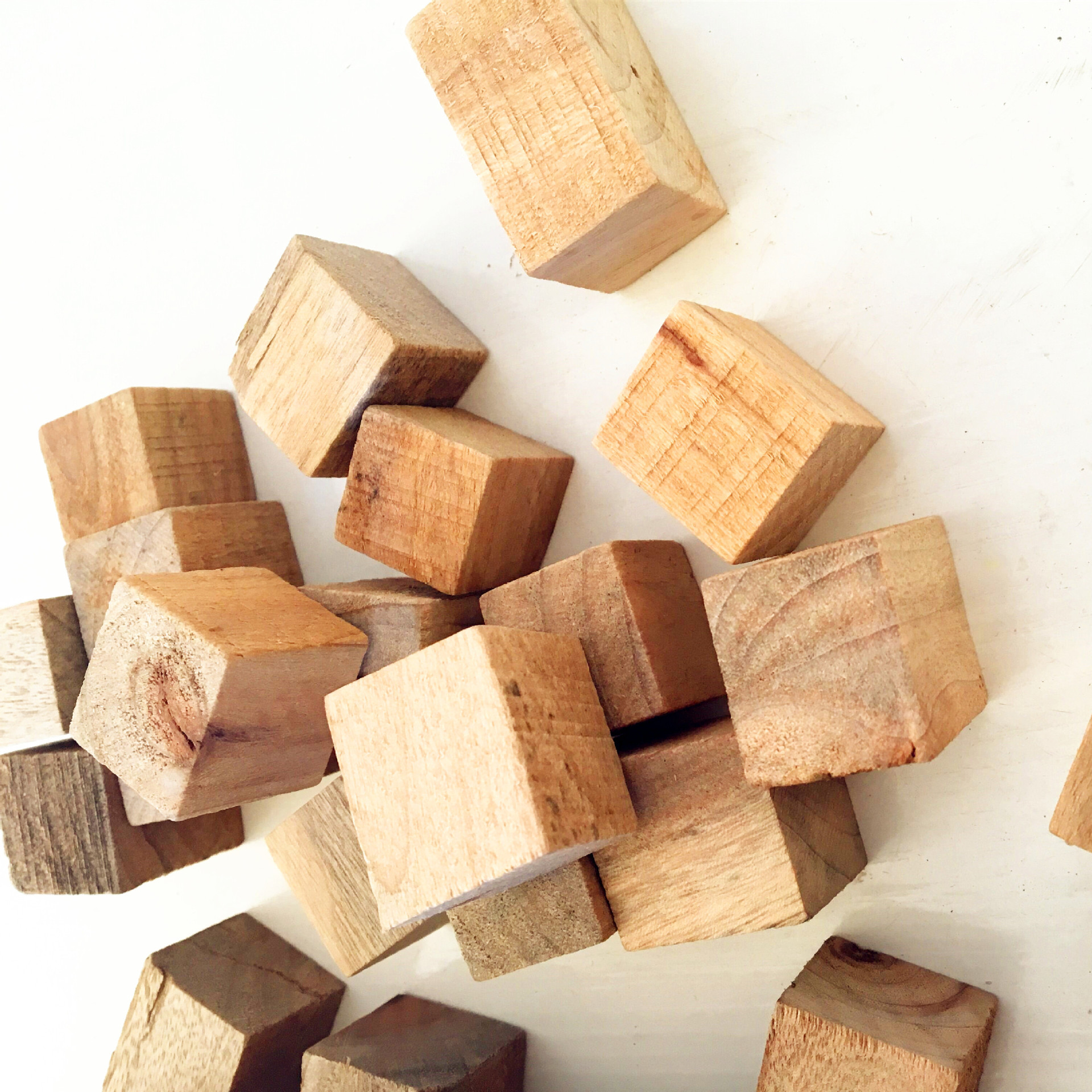 香樟木条块防虫防蛀地板料制品边角料一元一斤