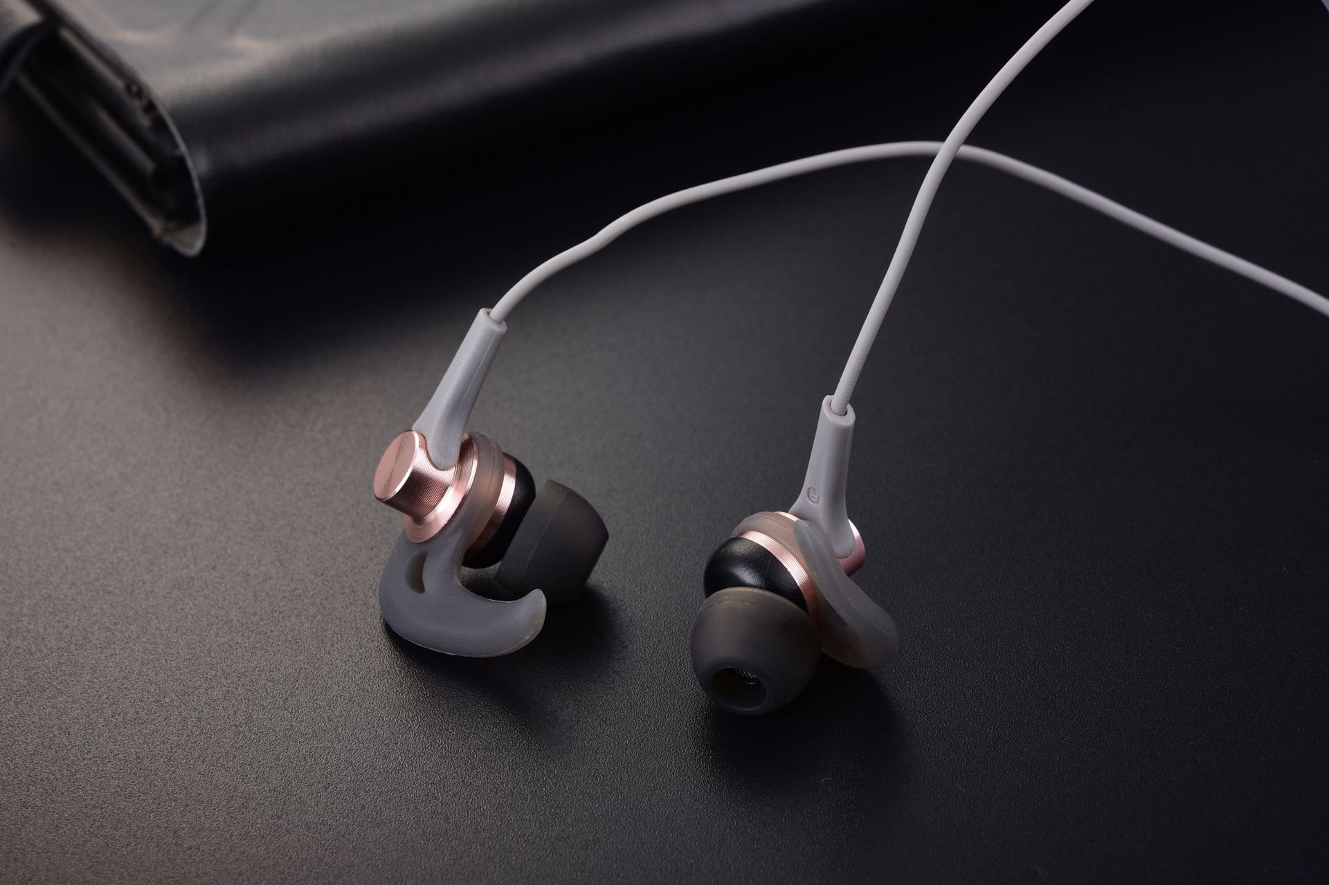 qkz eq1牛角耳机 鲨鱼鳍金属入耳手机耳机 运动重低音耳机耳塞