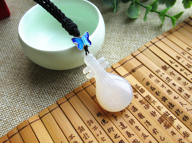 天然玉石玛瑙玉髓玉琴琵琶吊坠玉坠挂件项坠玉器批发