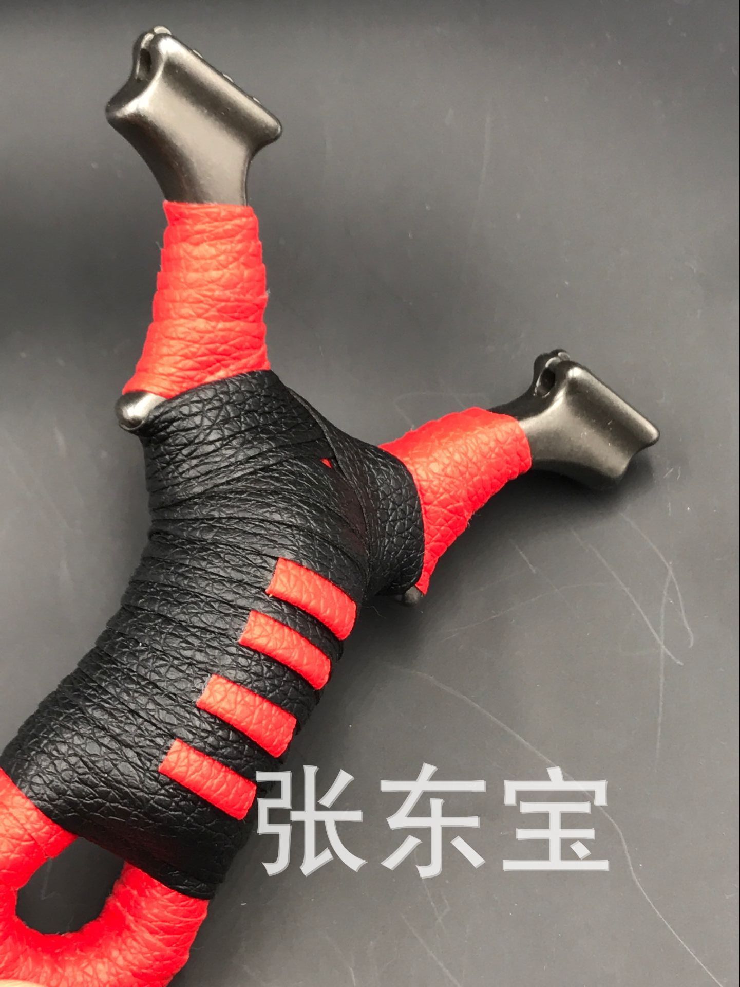 新款钛钢霸王龙瞄准王弹弓 扁皮弹弓免绑弹工弹弓 户外竞技配