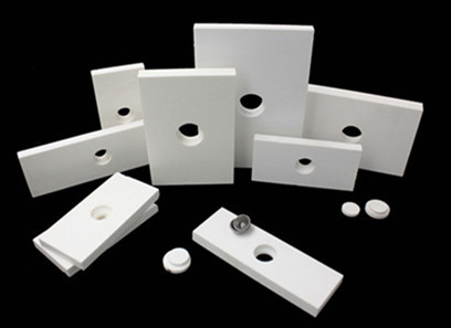 10*100*30 (带孔)氧化铝耐磨陶瓷衬板