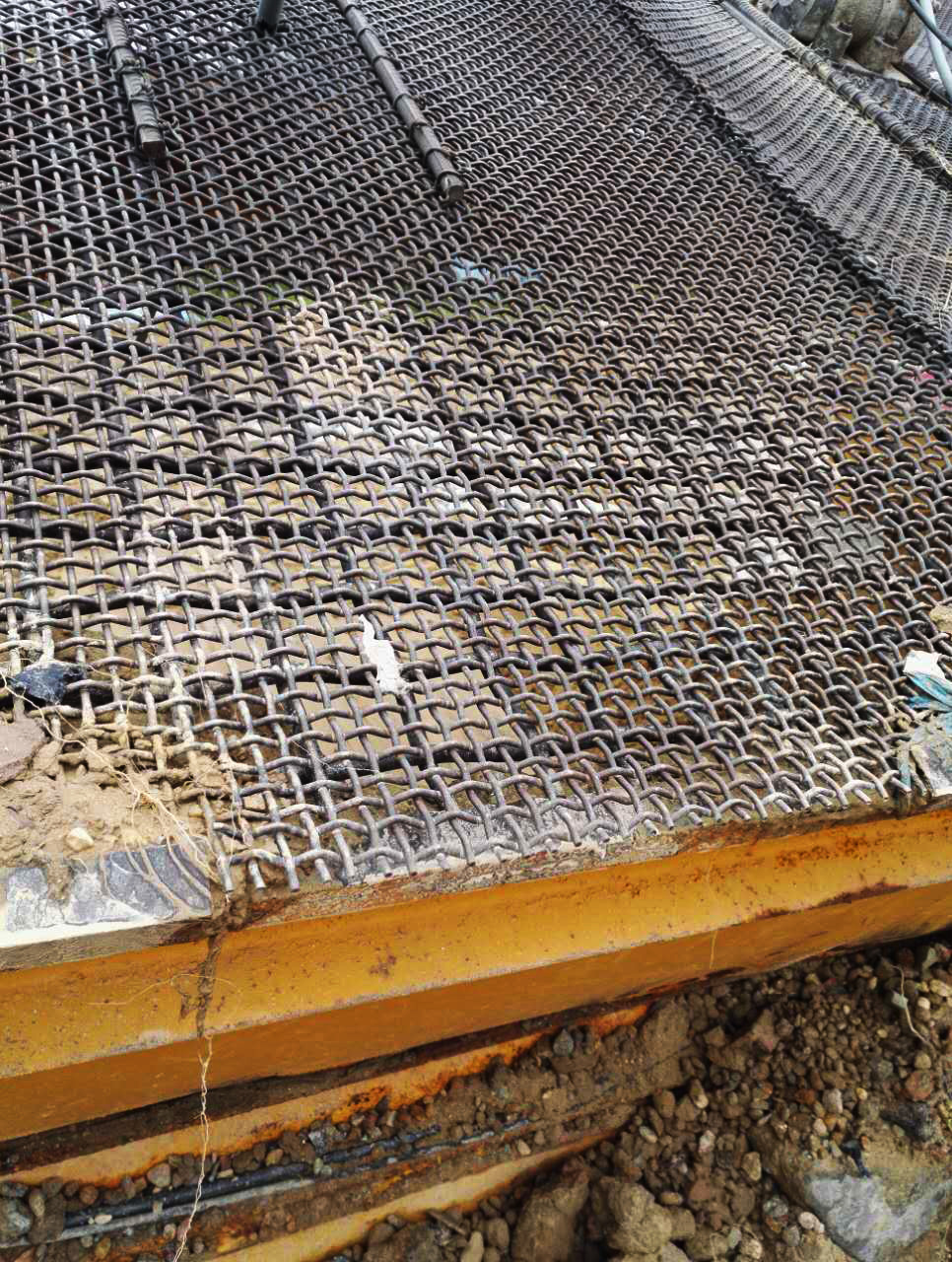 供应震动筛铁丝网 轧花网 编织网 各种筛网(5.0*13mm*1.5*2米)