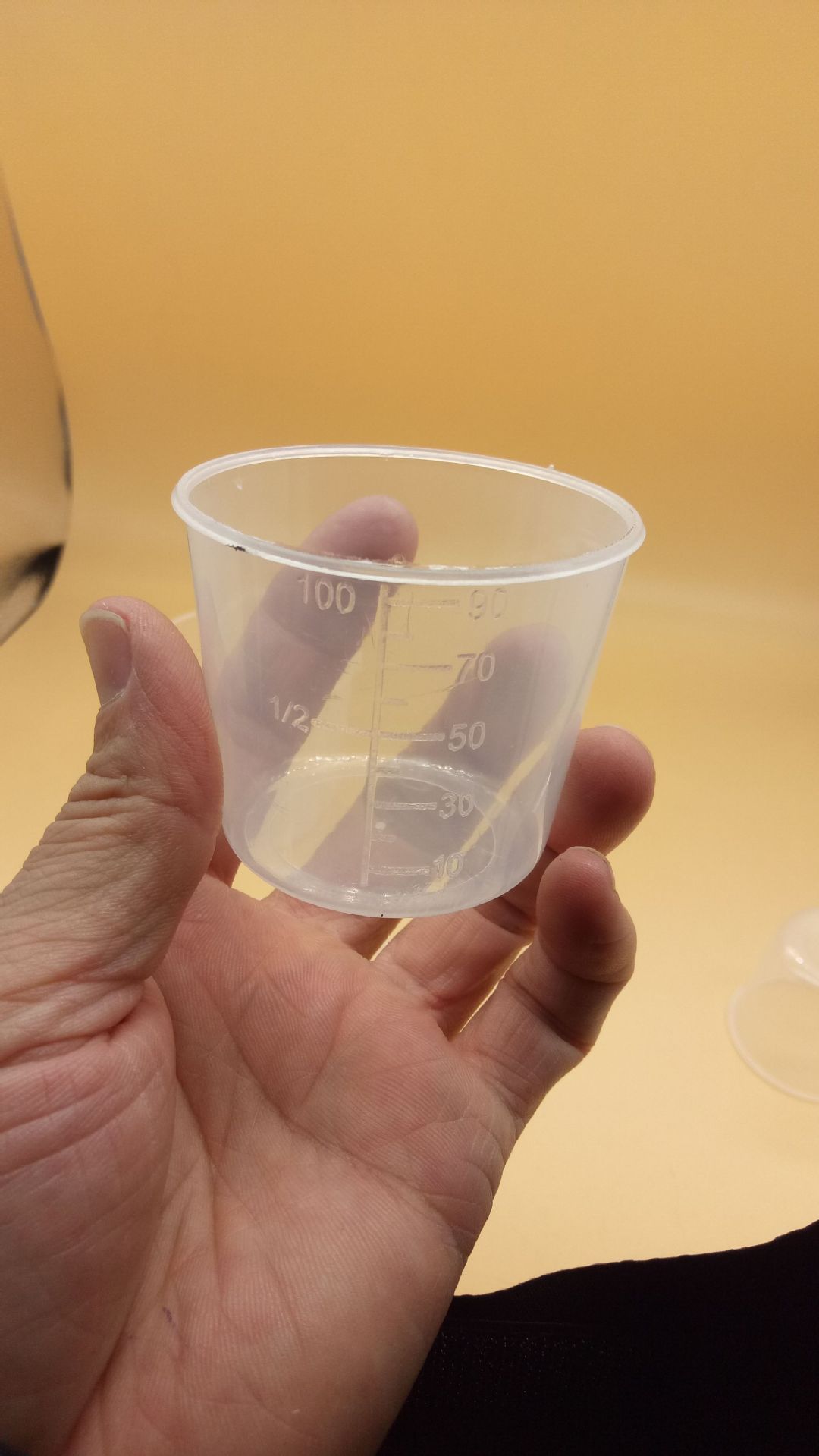 大杯200ml,中杯100ml,小杯50ml.