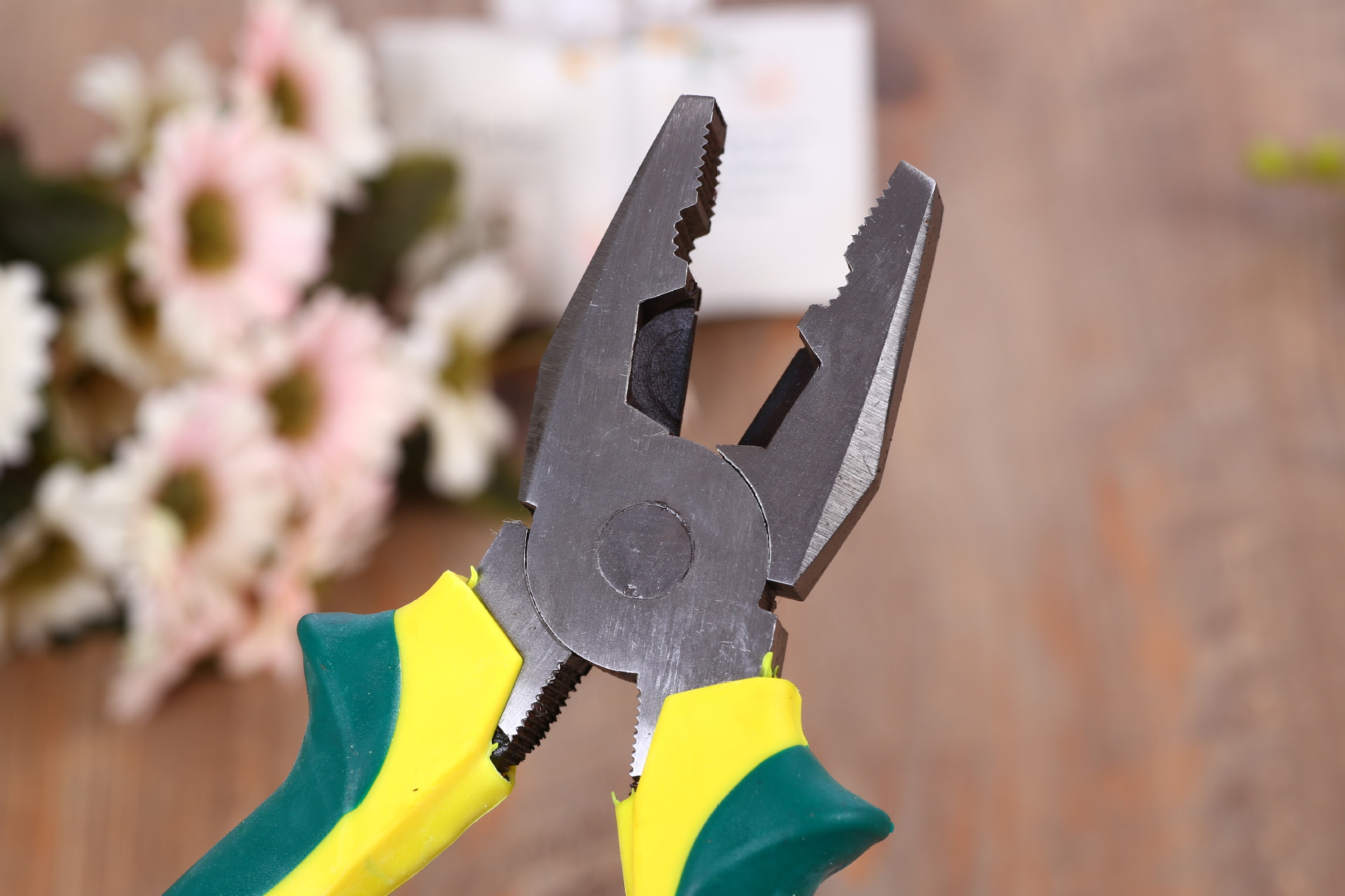 8寸大号老虎钳家用多功能钳子平嘴虎皮按摩胶套钢丝钳厂家直销