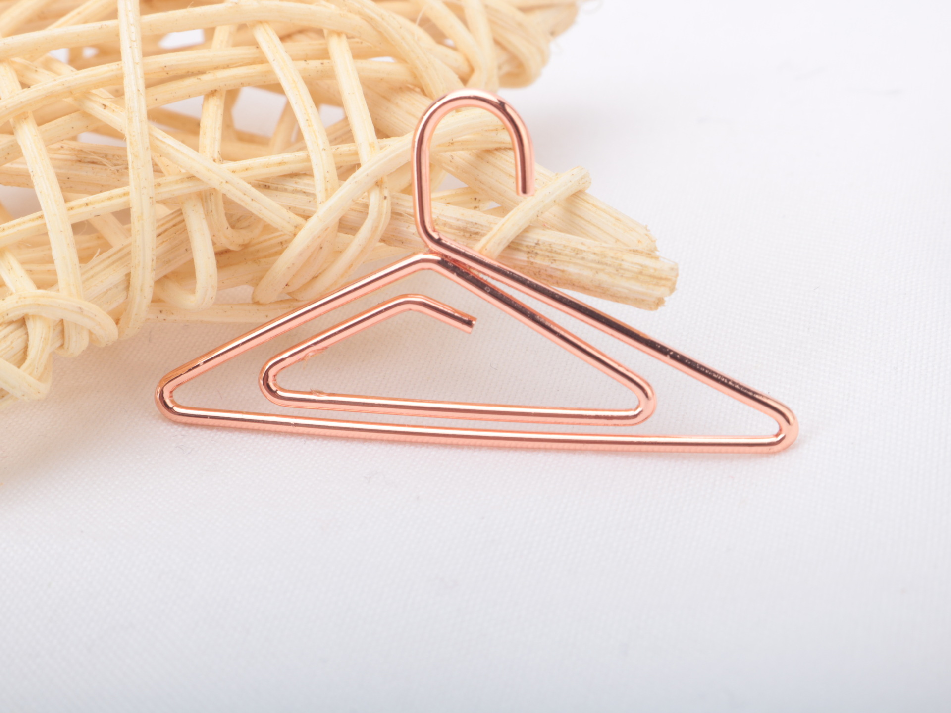 正旗玫瑰金小衣架回形针 定制金属曲别针 办公财务手账用品 现货
