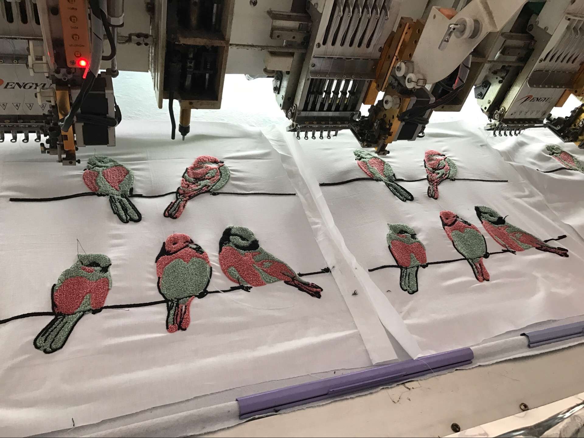 毛巾绣裁片绣花, 毛线绣花加工厂 毛巾绣平绣混合绣,毛巾绣标