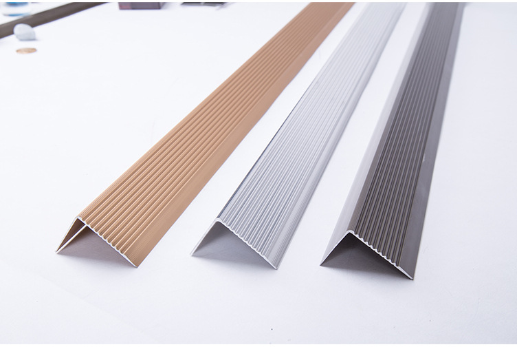 厂家直销 铝合金大直角扣条 楼梯防滑条 地板收边条装饰条