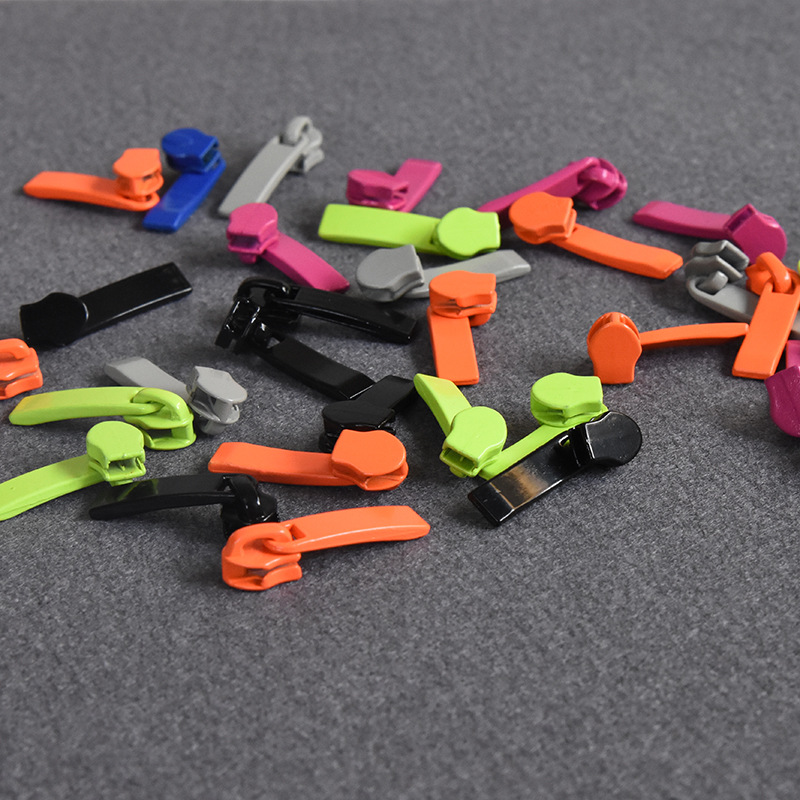 3号金属锌合金手喷拉链头 服饰腰包尼龙拉头正穿反穿顺滑