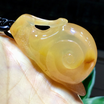 东海水晶 天然黄兔毛蜗牛吊坠