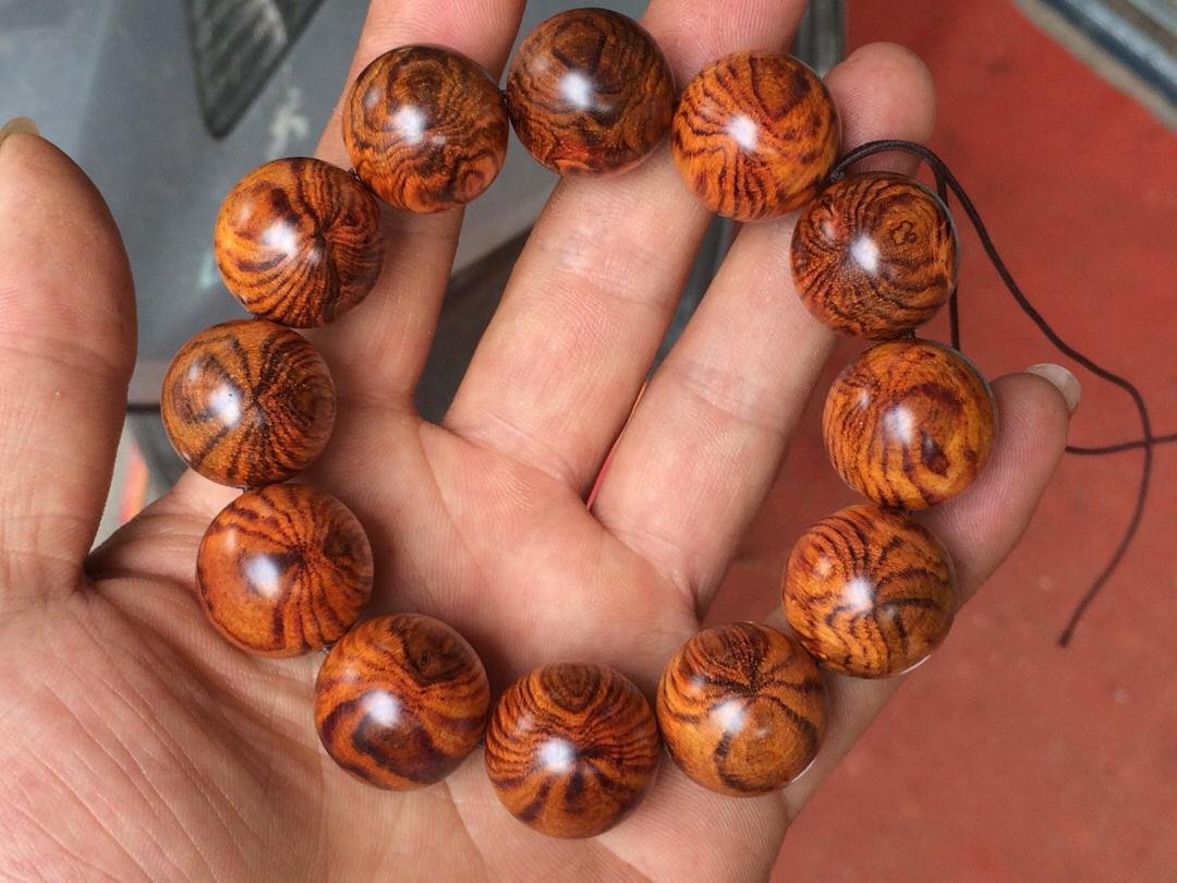 越南黄花梨黄金底满花纹双面蜘蛛纹2.0手串 蜘蛛精附身 24只