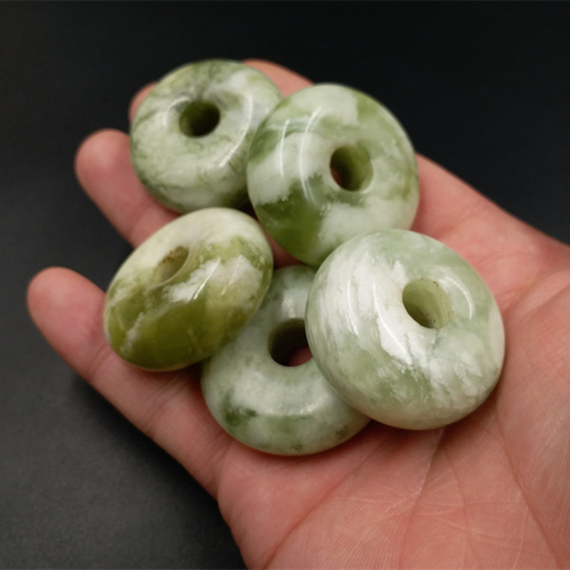 批发玉石a货东北岫玉扣挂件岫玉多色加厚扣玉坠