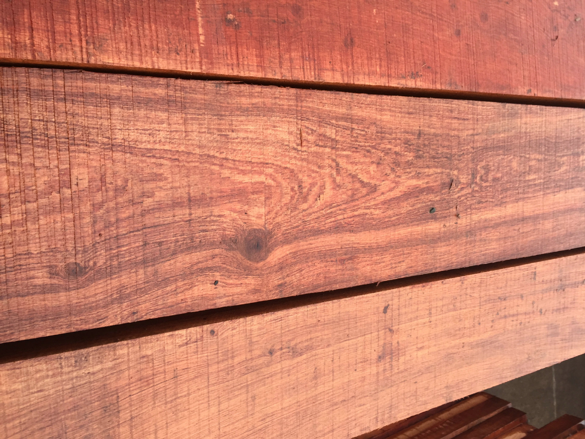 东旺供应非洲赞比亚古夷苏木原木板材 地板装修小巴花板材批发