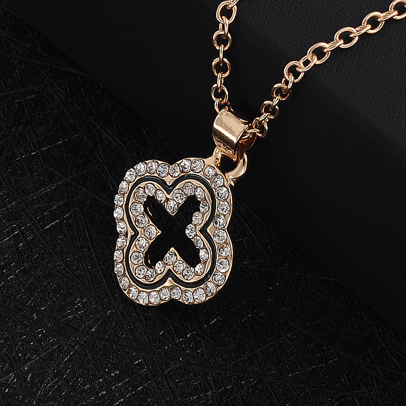 韩国时尚新款 黑色四叶草滴油吊坠女 精美时尚项链 厂家直销