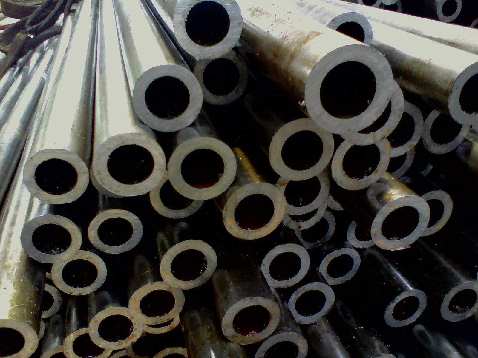 山东聊城实体精密钢管厂直线度好57*2 57*2.5 57*3 57*3.5 57*4