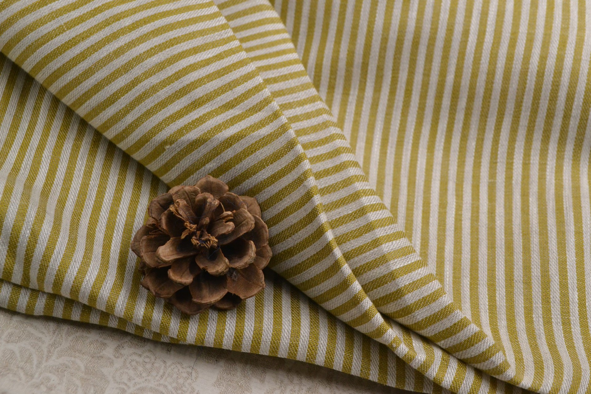 春夏纯亚麻斜纹色织条纹面料 纯麻色织布 文艺女装童装面料现货