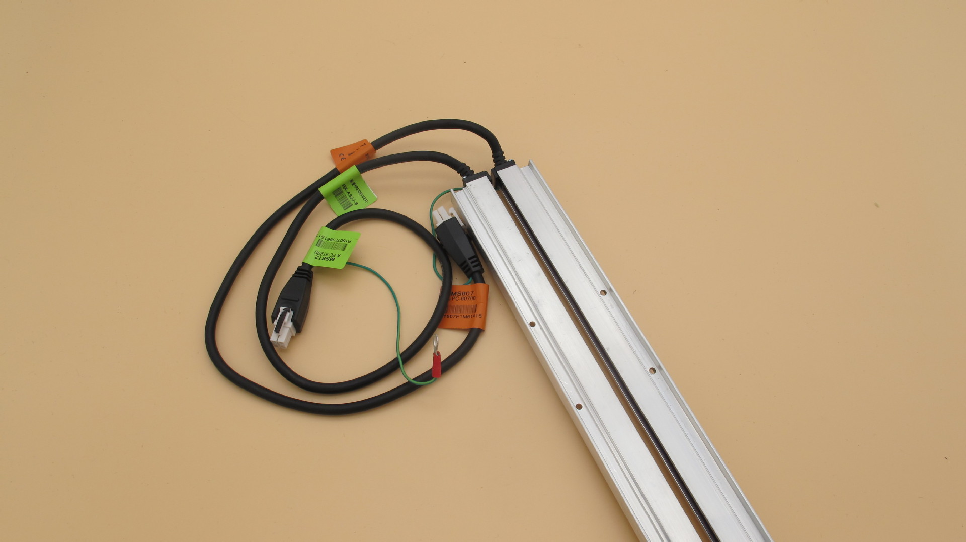 日立纯光幕带电源 电梯光幕安全光栅 日立电梯配件 精密配件