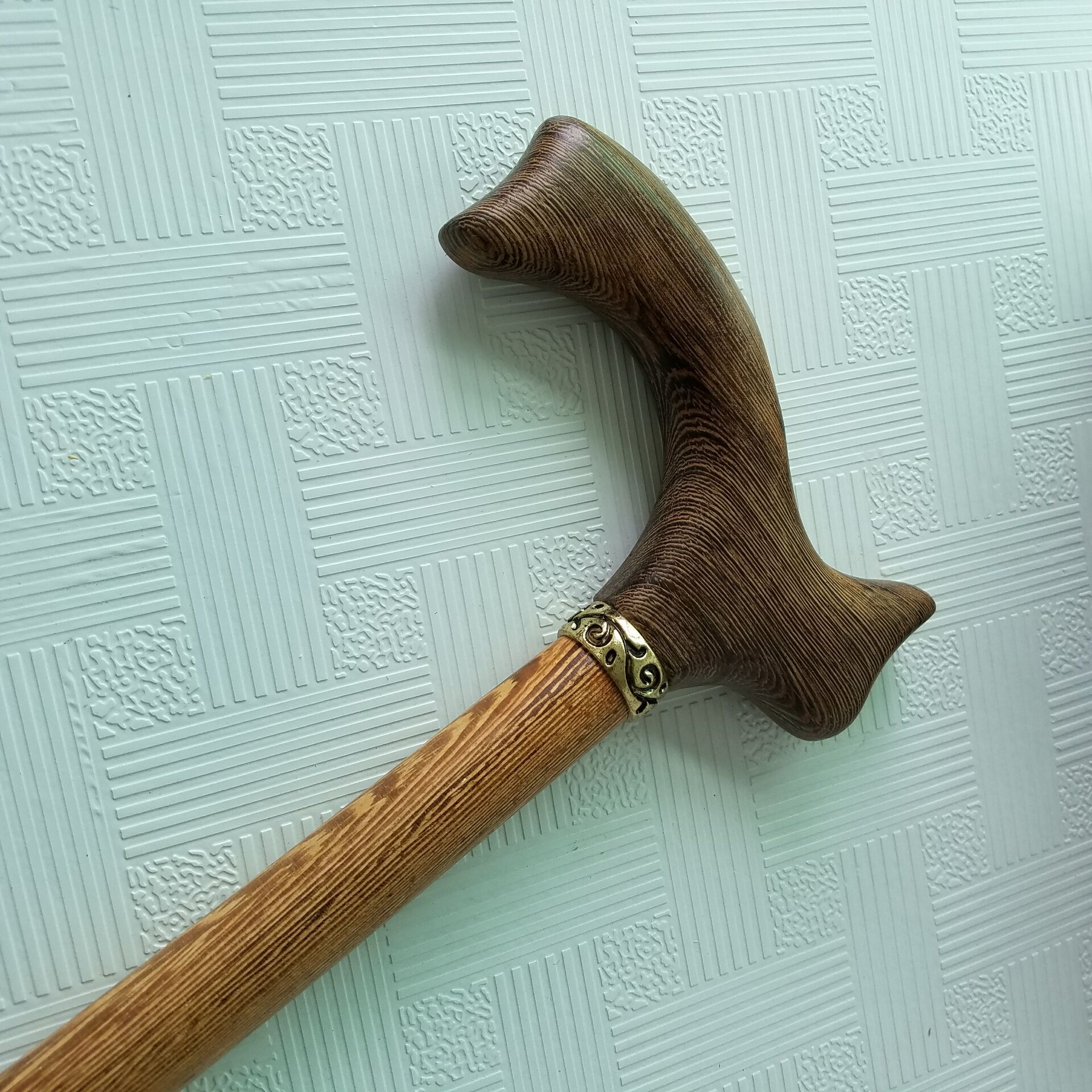 厂家直销 非洲黑鸡翅木拐杖 老年人实木登山杖 景区热卖