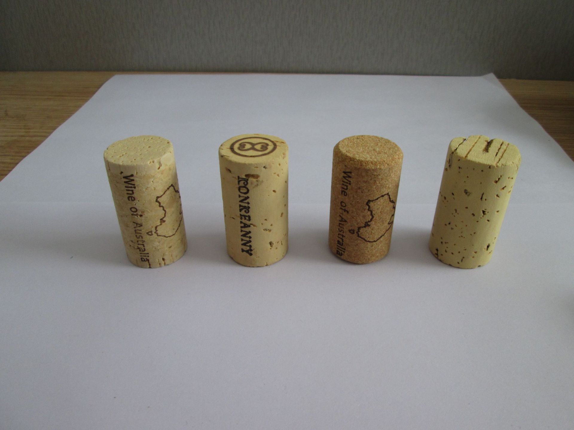 4cm一  直径24cm   高度40cm本厂木塞有2种规格 可加logo商品描述是否