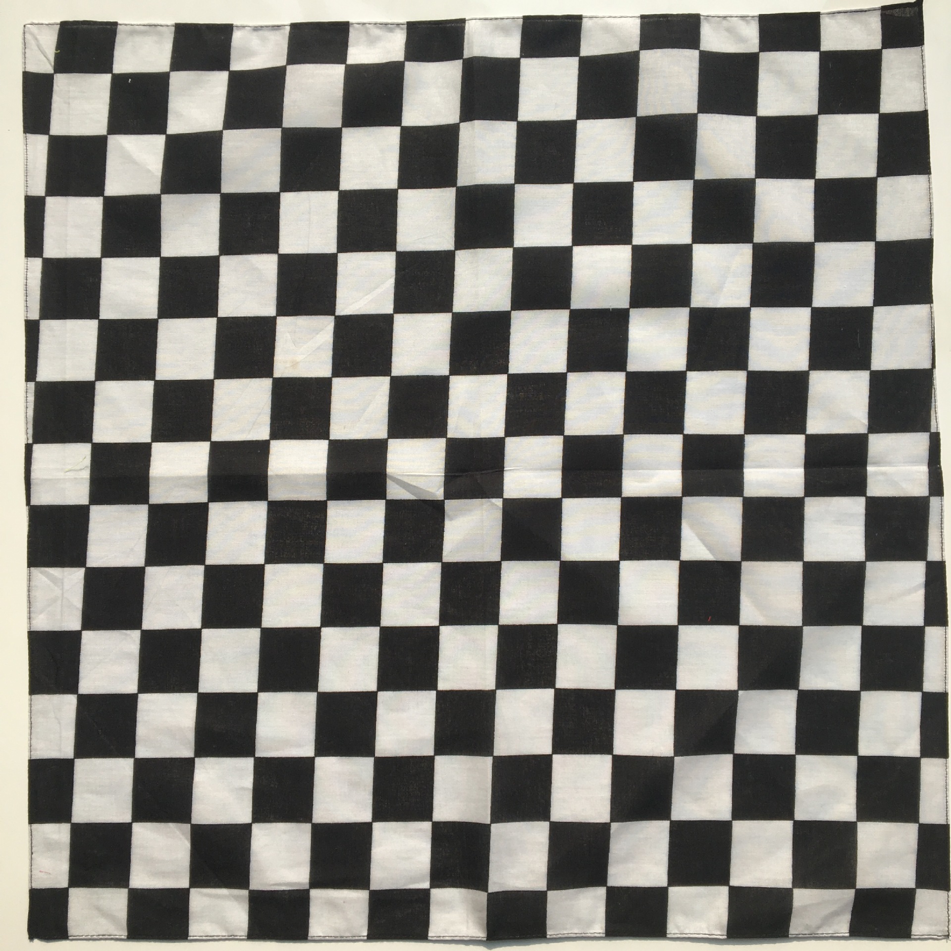 生产 外贸原单供应黑白格子全棉方巾百搭吸汗百变造型小头巾