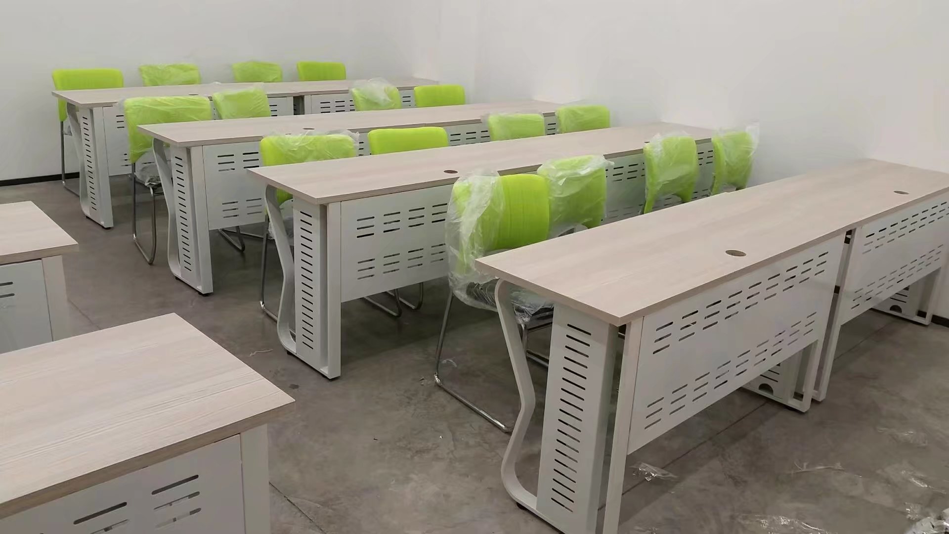 工厂批发新款学校机房微机室电教室语音教室云机房电脑桌