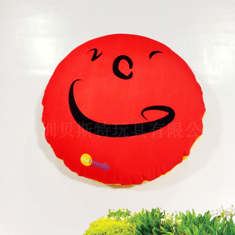 工厂定制 2019新款大红色圆形笑脸抱枕 柔软舒适填充eps泡沫颗粒