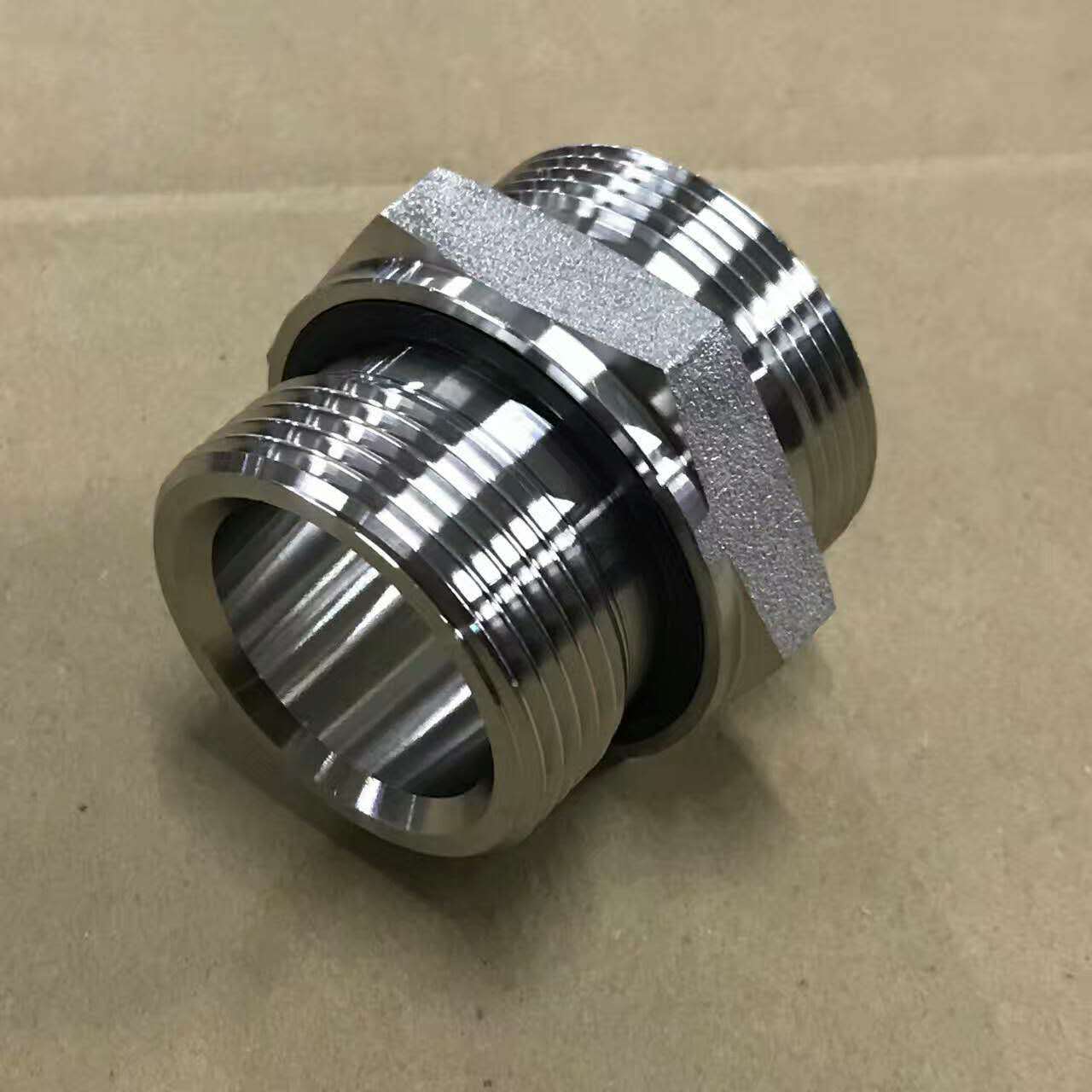 不锈钢过渡接头卡套螺母焊芯永华标准液压过渡接头