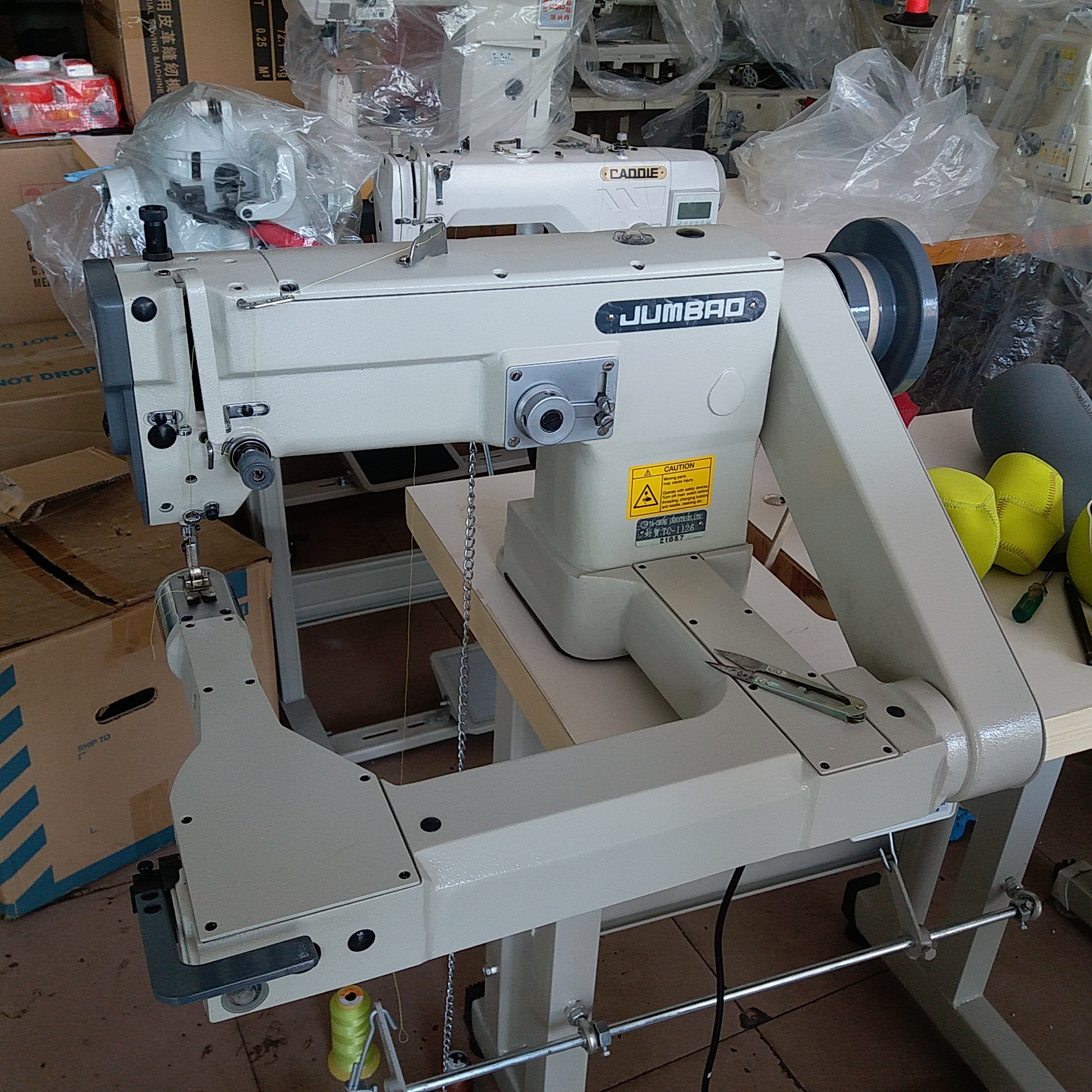 针宝1126高速自动供油弯臂型人字车 曲臂万能车 曲折缝纫机