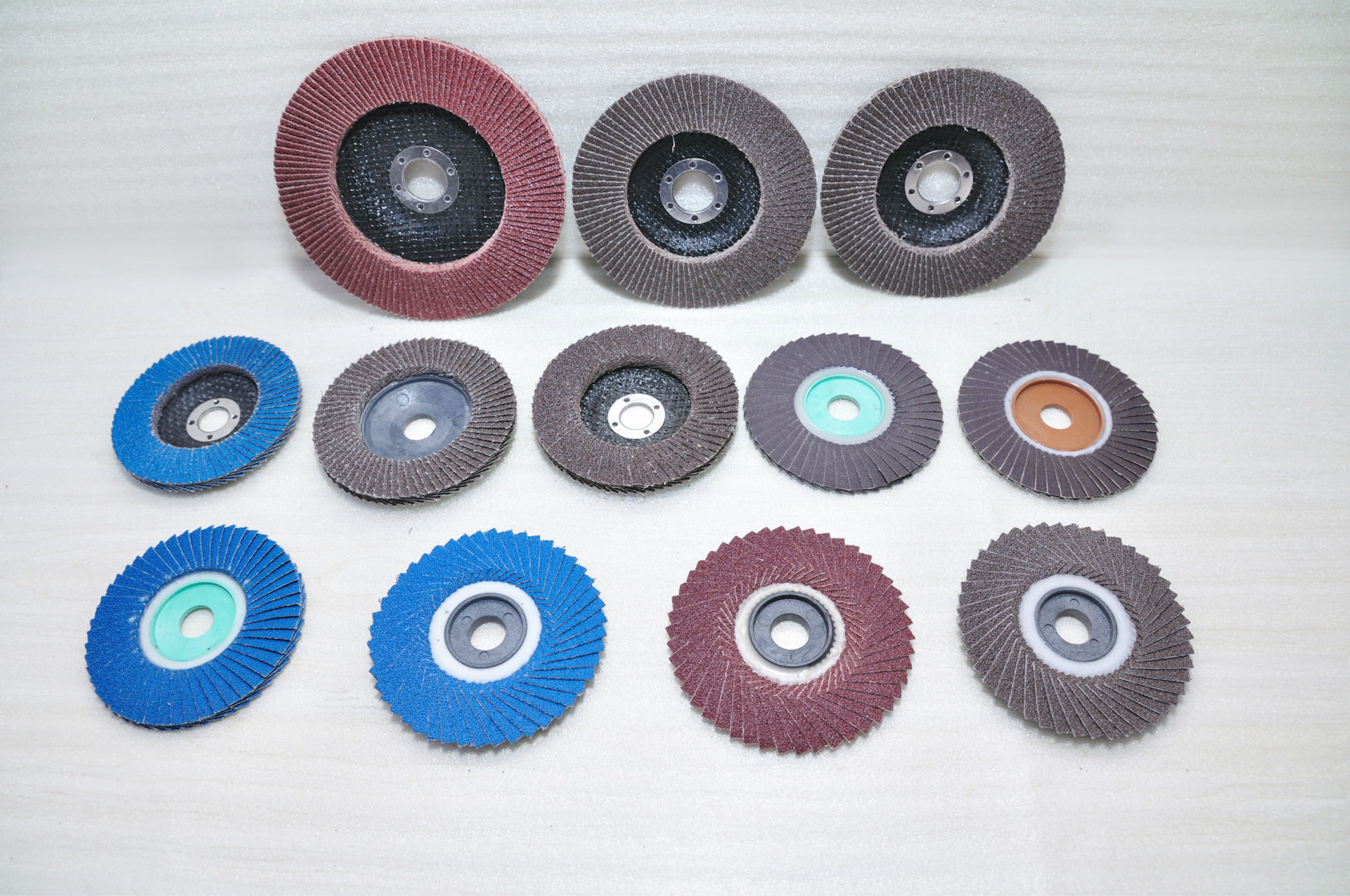 【销售】正宗小太阳花形叶轮/砂纸抛光磨片/百叶轮/百页片100*16