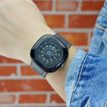 v6热卖新款手表时尚潮流学生手表个性方形时尚手表大表盘男士手表