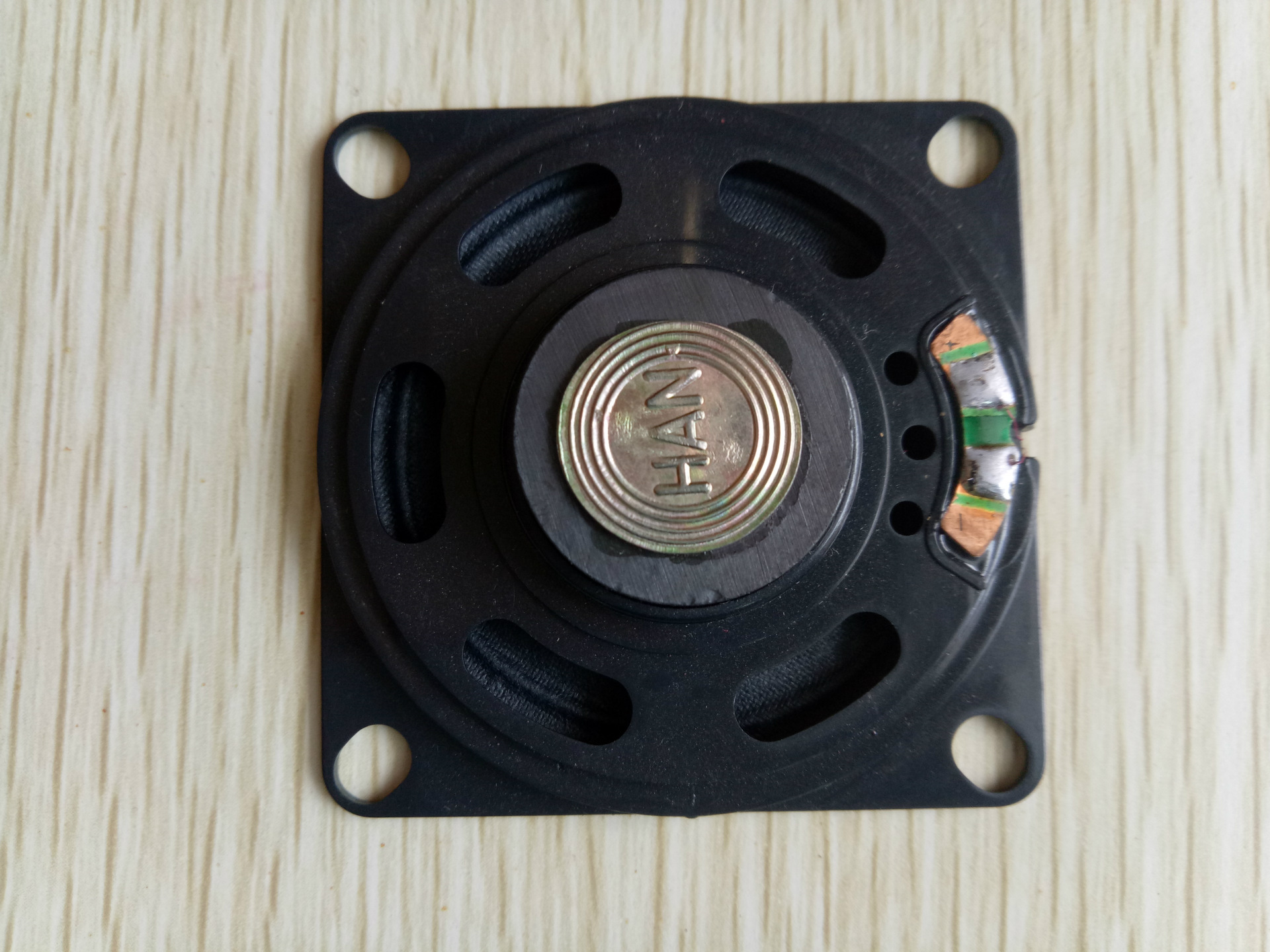 厂家生产52mm方角纸盆8欧0.5瓦塑胶外磁电子扬声器小喇叭