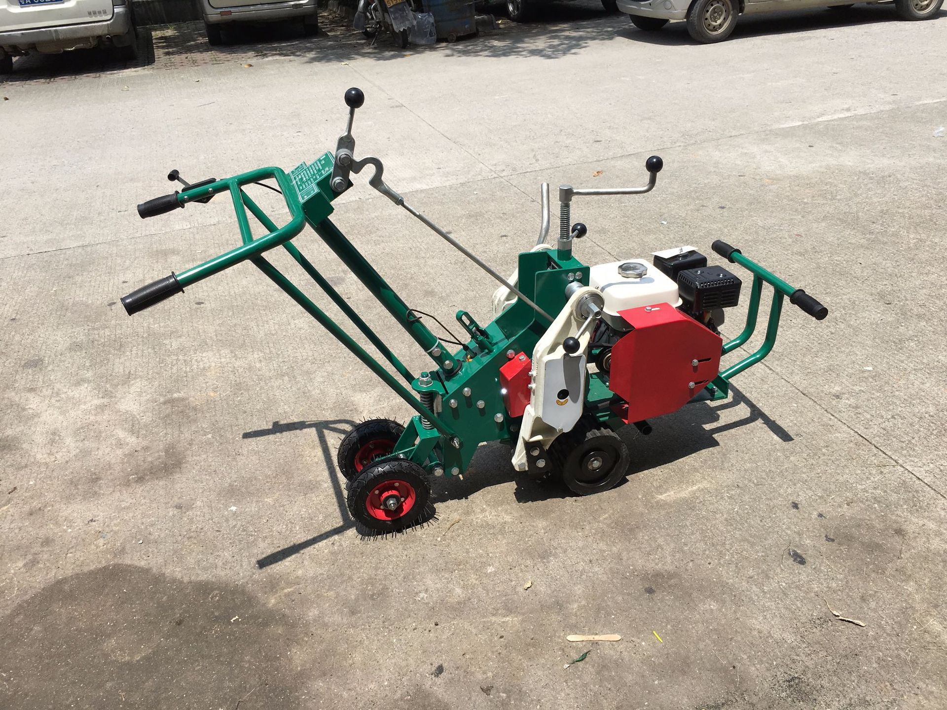 名称:起草皮机 型号:jq-i型 底刀规格:305mm 起草深度:最大55mm