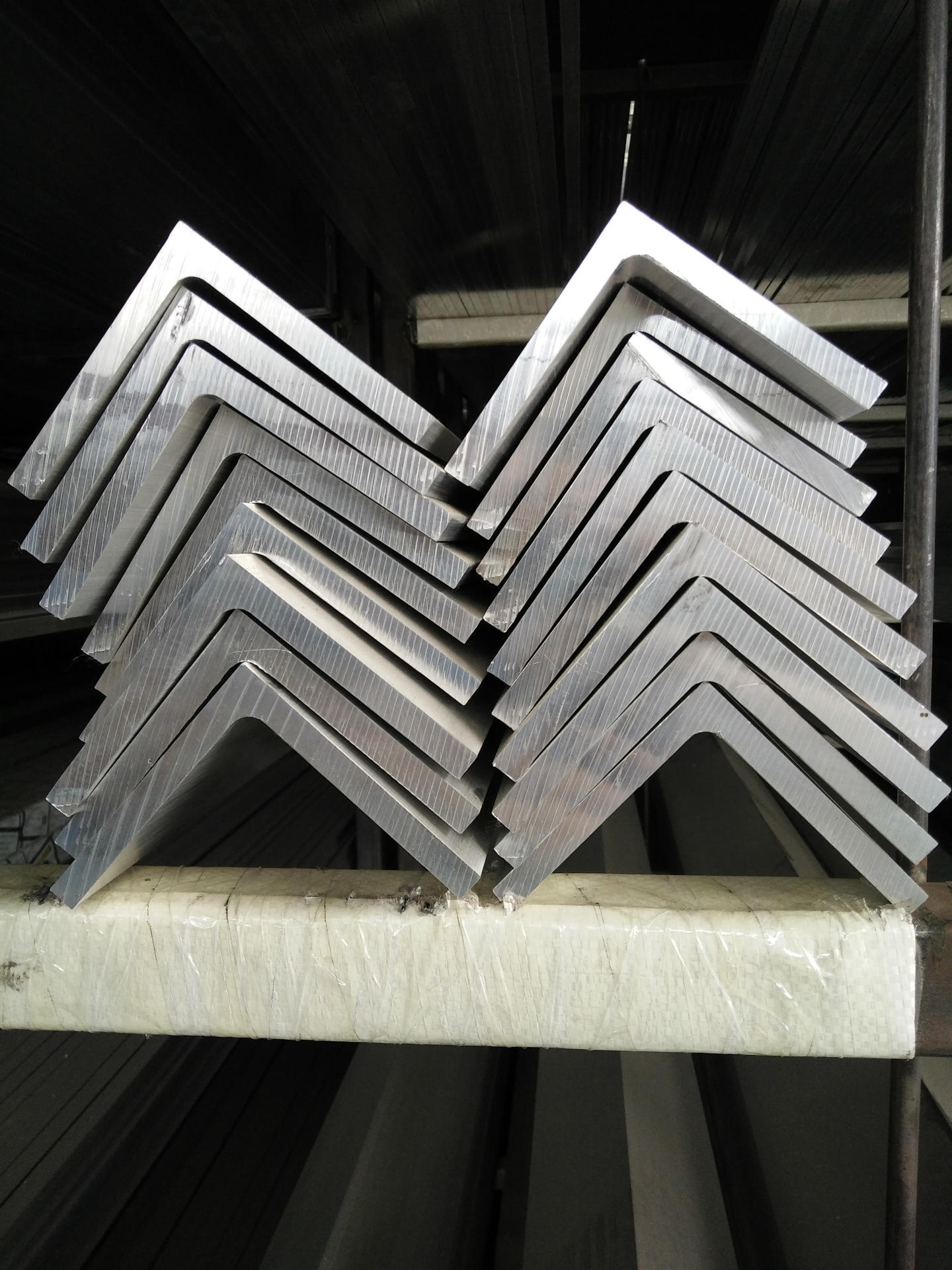 工业铝型材 挤压角90度 加厚角码 角铝 加强 铝角码 亮银铝本色