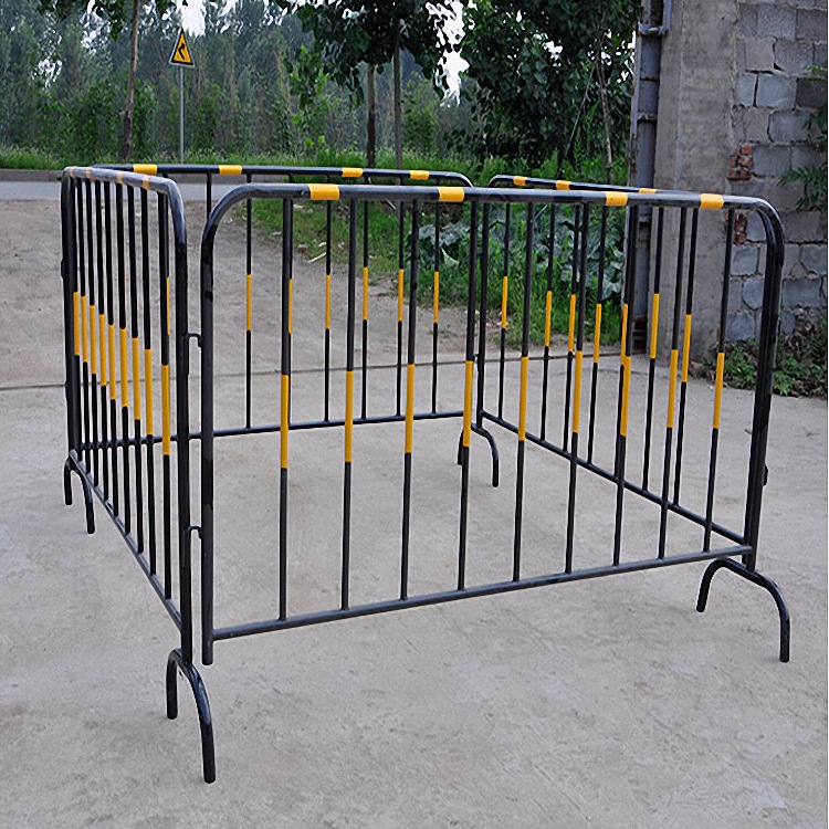 朋英移动铁马护栏网 道路路边临时护栏 不锈钢铁马防护栏铁栅栏