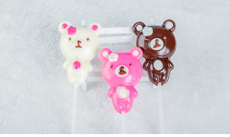 厂家热销新品个性卡通35g小熊造型棒棒糖 巧克力棒棒糖创意手工糖