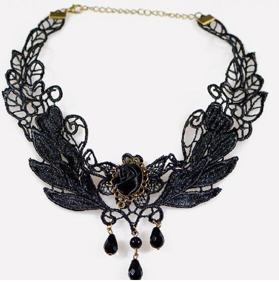 Japanese and Korean Fashion Ornament Wholesale Gothic Vintage Lace Hollow Necklace Necklace New Choke Original Jewelry Ornament