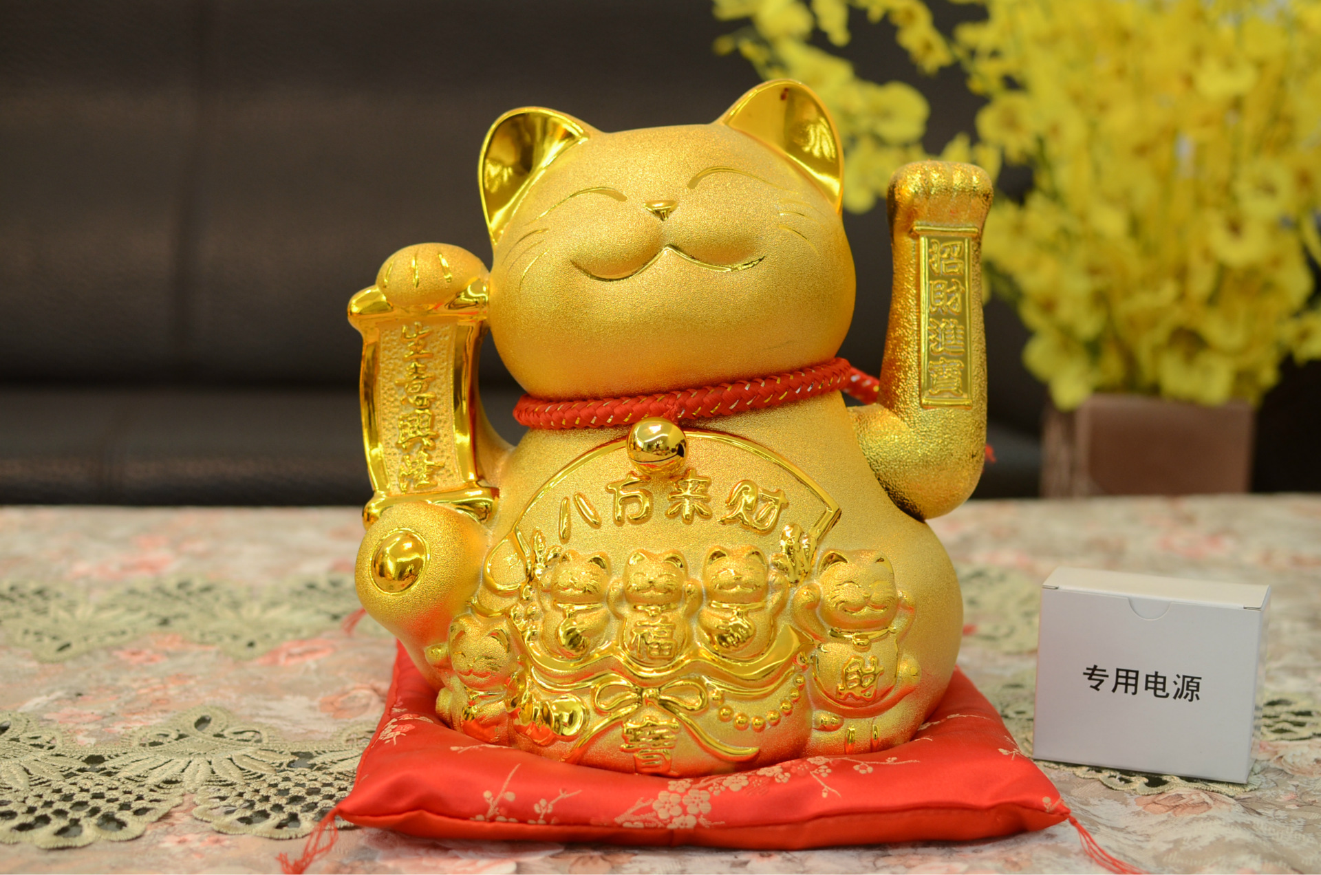 金色招财猫摆件 电动摇手陶瓷特大号发财礼品 店铺创意开业招财猫