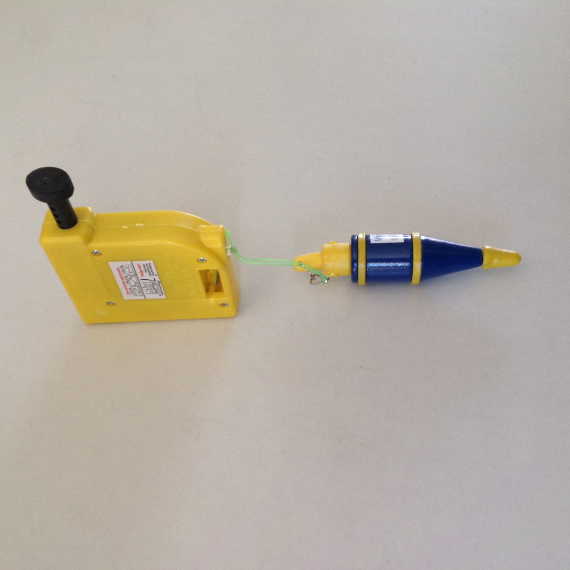 现货批发 优质高档多功能磁力线坠 磁力吊线坠 自动收线吊线坠