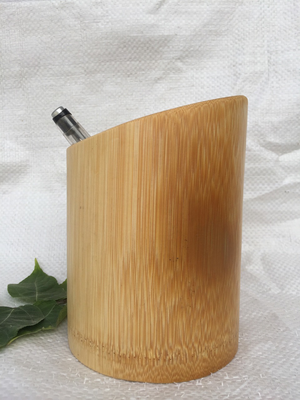 炭化竹子斜口笔筒 旅游纪念品竹制笔筒 可刻字雕花竹笔筒