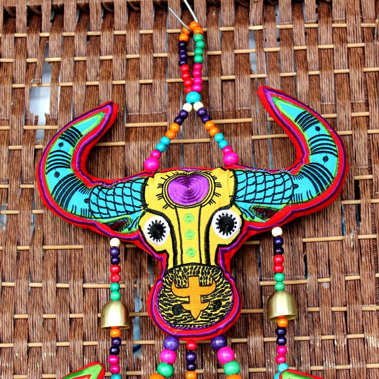 云南民族风三台牛头挂件 刺绣挂饰 洒吧餐厅挂饰 家居壁挂批发
