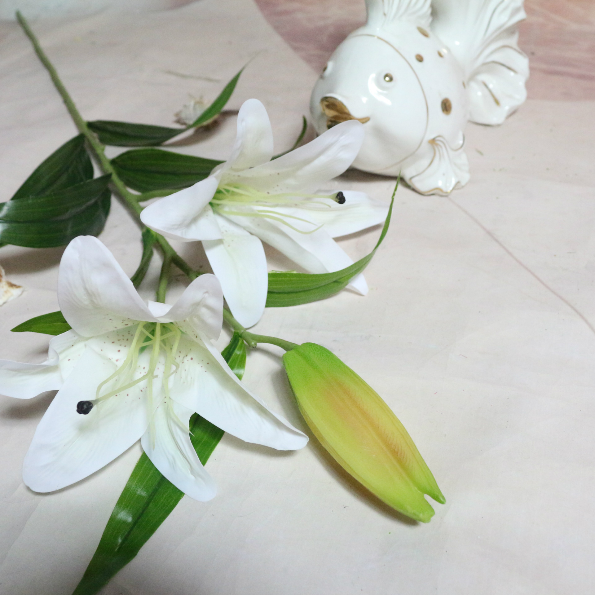 香水百合仿真花 现货供应 花瓶投放 家居装饰2花1蕾胶片手感百合