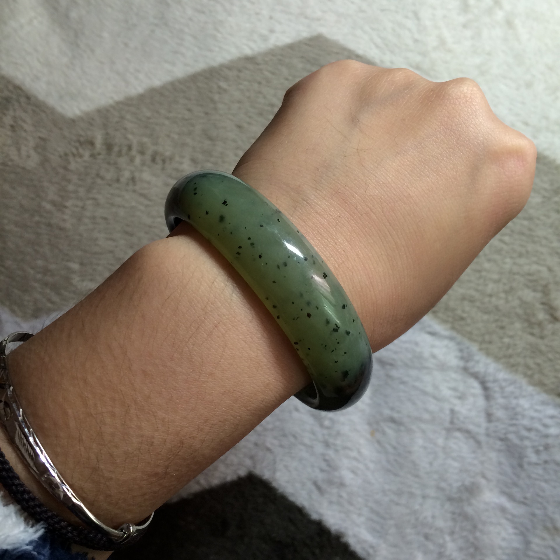 天然岫玉手镯水墨画手镯水墨飘花玉镯天然玉石玉手环玉镯