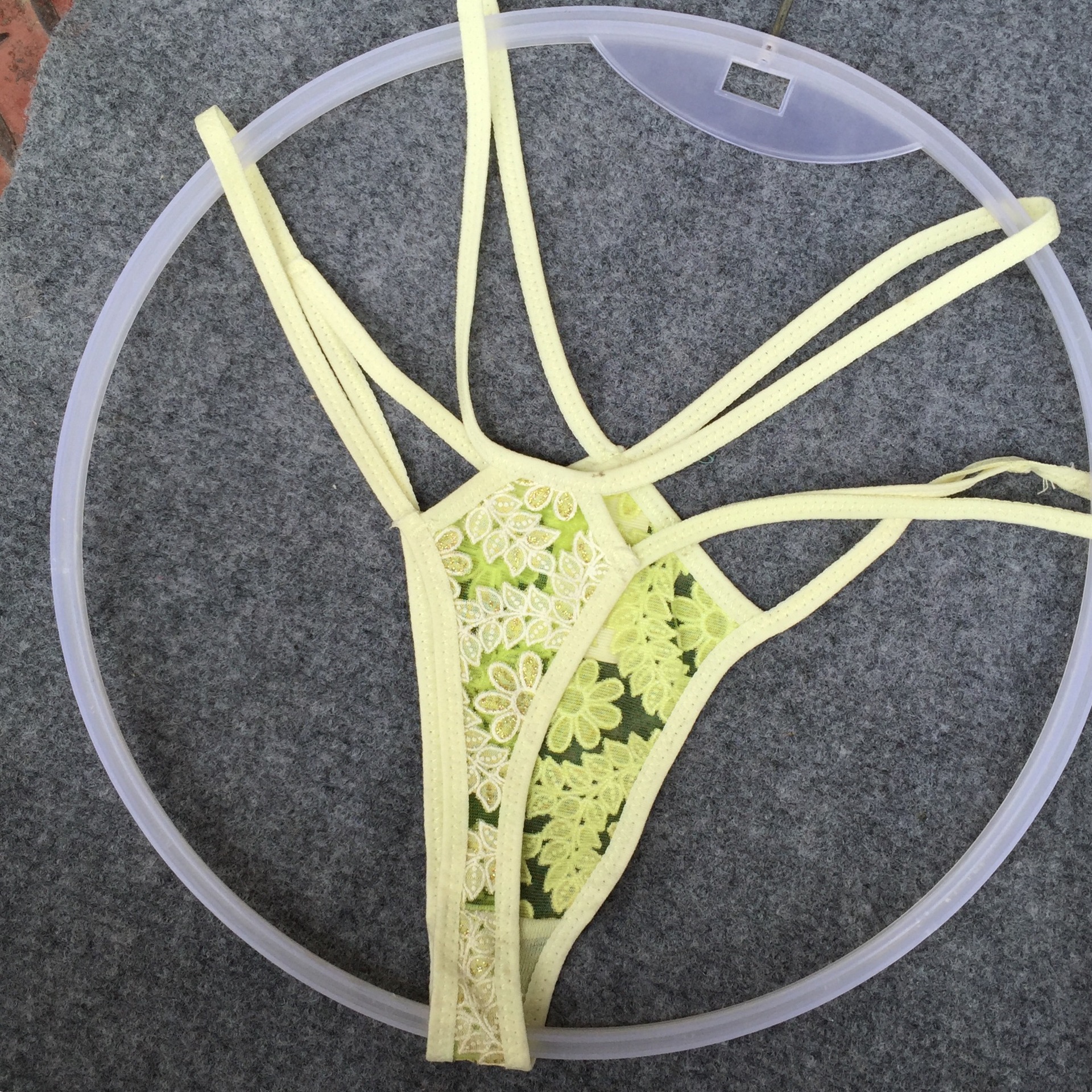 丁字裤女性性感超薄光感冰丝透明蕾丝欧美一片式无痕火辣隐形t裤