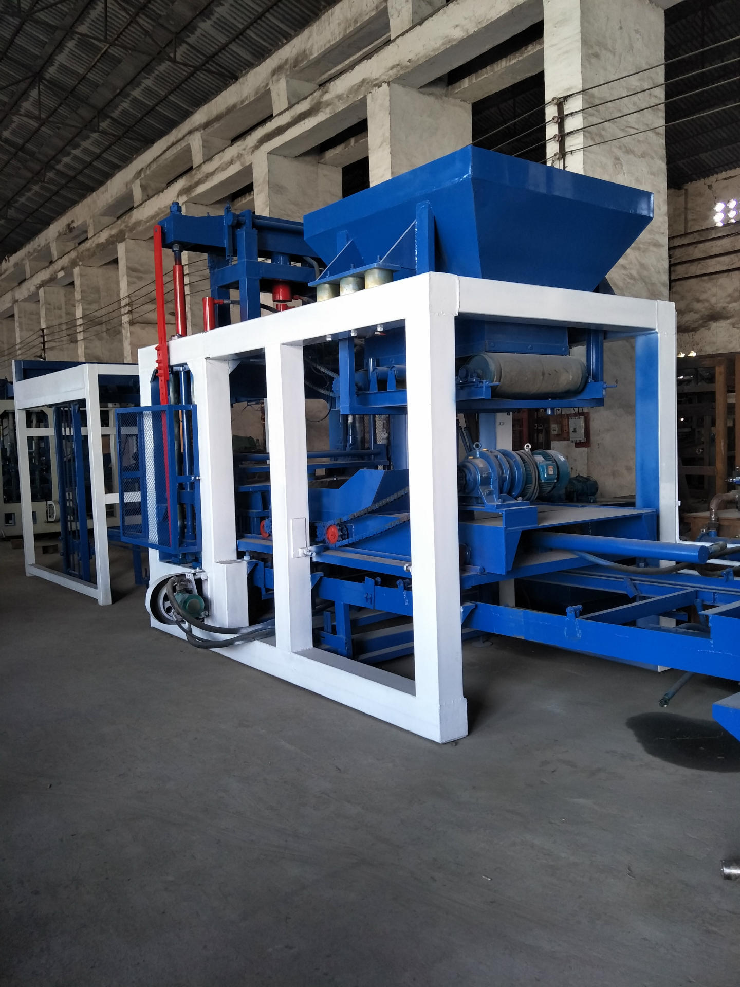 专业制造各种液压砖机设备 全自动免烧砖机生产线 质量扎实