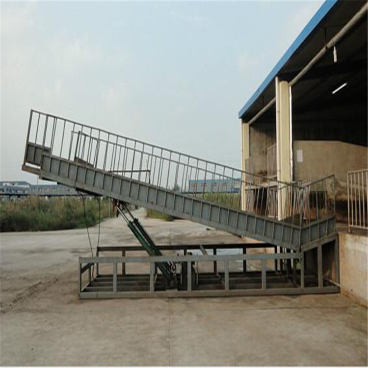 天擎定制养殖场牲畜电动装卸平台固定式上猪台厂家三层移动卸猪台