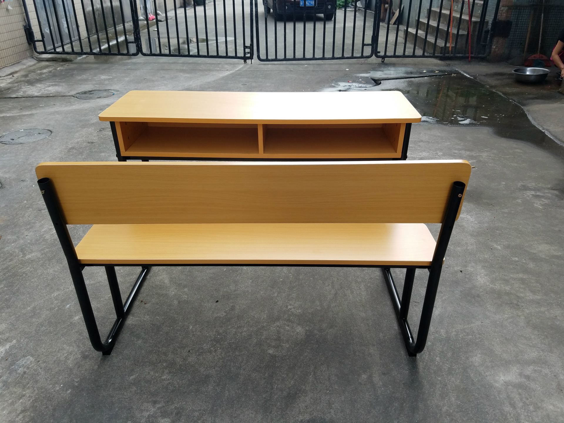 双人位连体课桌椅学校课桌椅双人学习桌椅厂家直销低价实惠