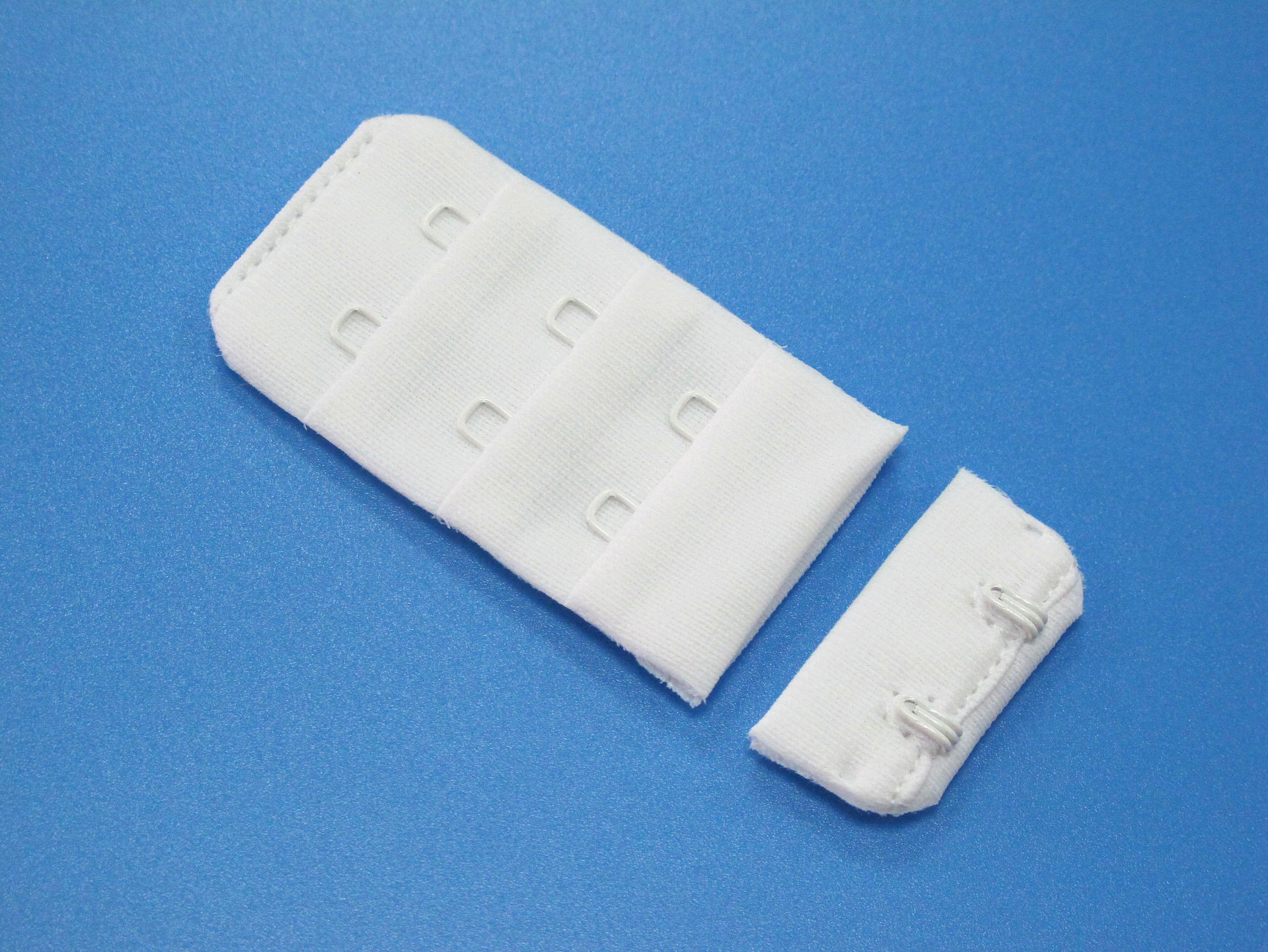 专业生产文胸超细纤维材料上下各车一条线的优质无痕特殊背扣