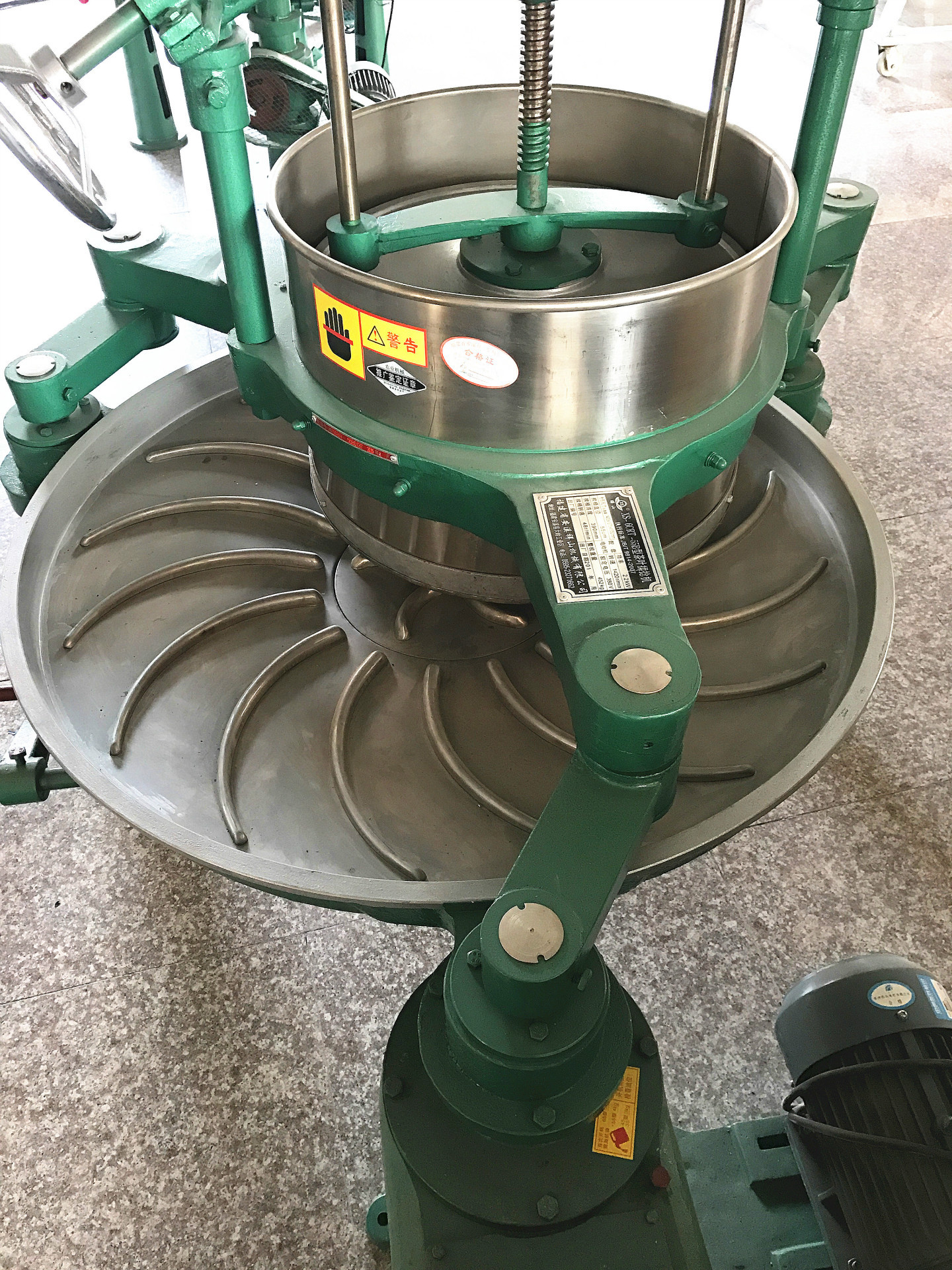 茶叶揉捻机55型65型不锈钢揉捻机制茶设备中草药材揉捻机械双臂