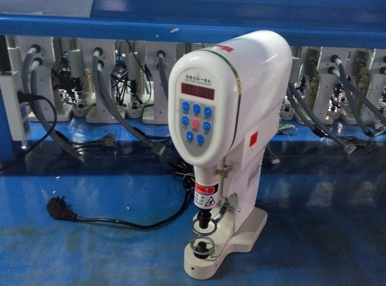 新款818电脑打扣机四合扣打扣机红外线大白扣机鸡眼机工业缝纫机