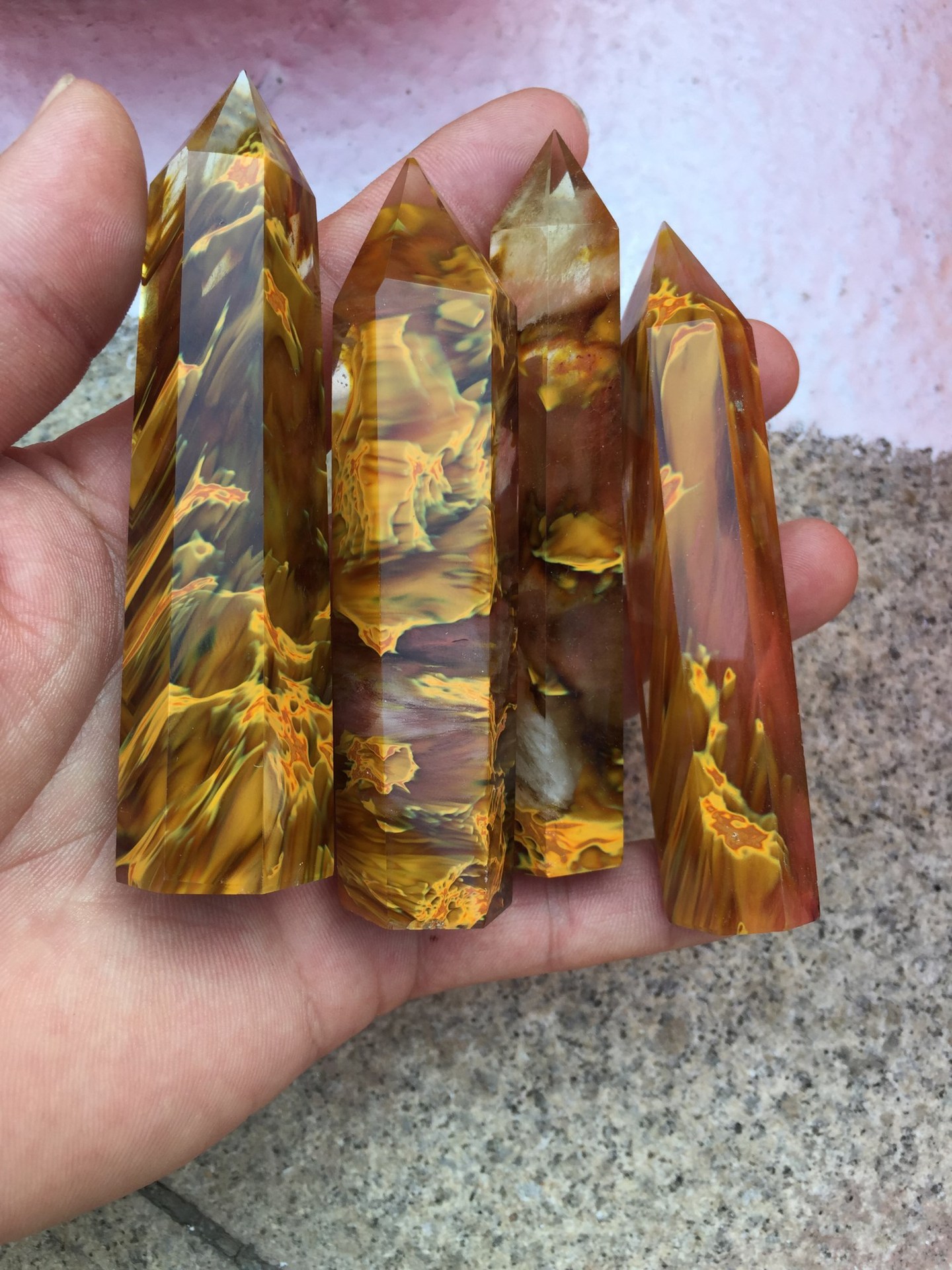 人造水晶住熔炼水晶六角柱厂家直销